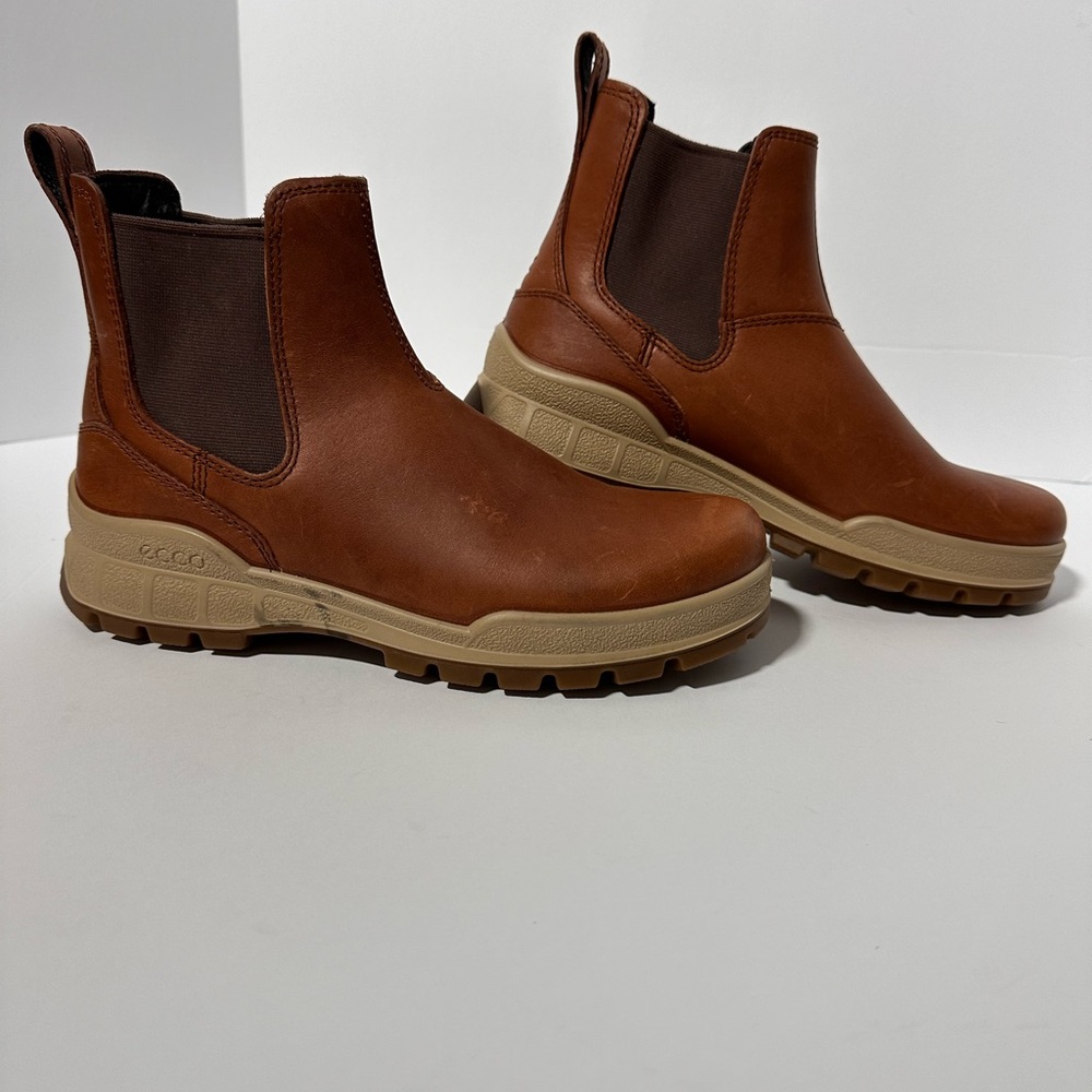 Ecco Brown Ankle Boots with Rugged Sole